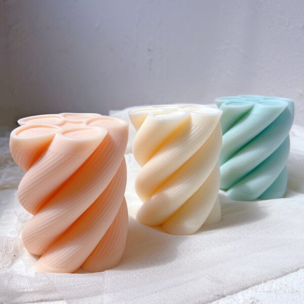 Big Ribbed Swirl Twisted Candle Mold