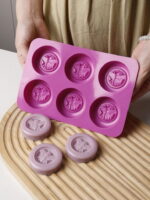 6 Holes Round Bee Pattern Silicone Mould - Image 3