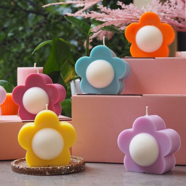 HUGE DAISY CANDLE MOLD