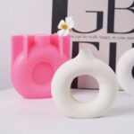SMALL DONUT VASE MOLD - Image 2