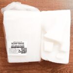 قاعدة صابون أبيض خام