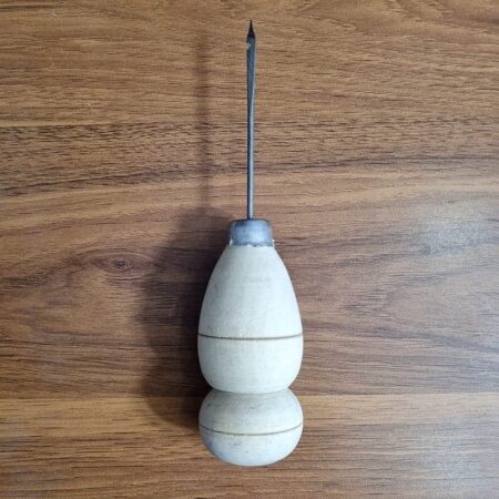 ابرة ثقب القالب